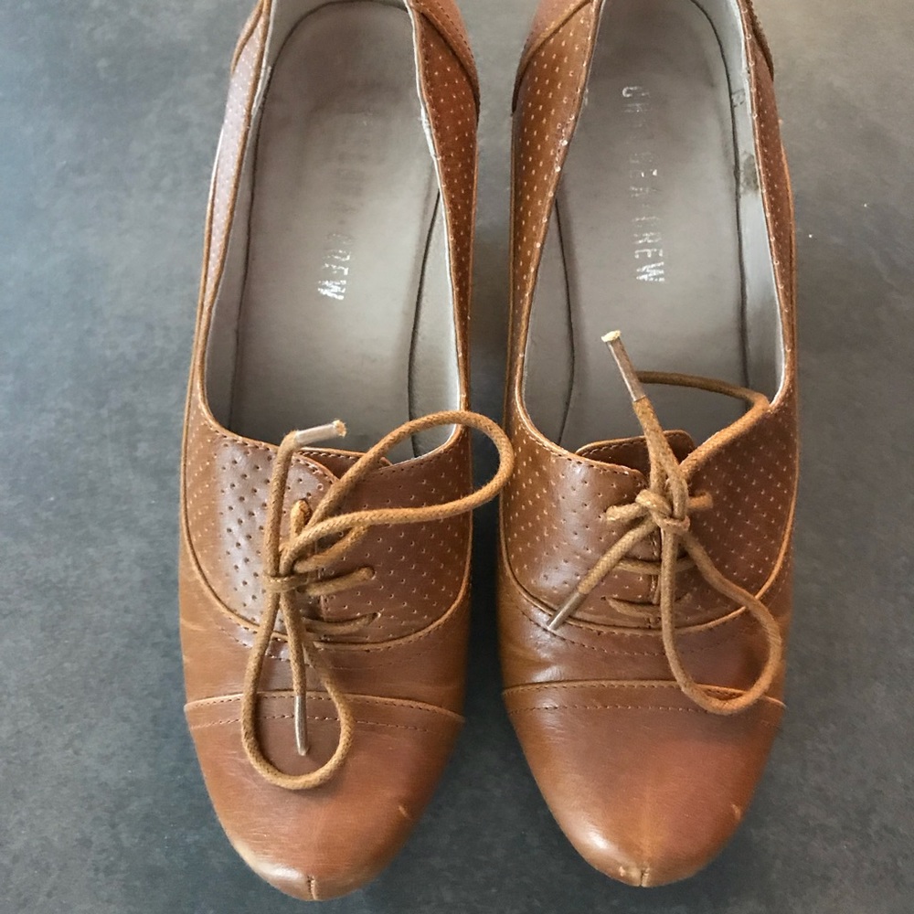 ModCloth retro style closes toe